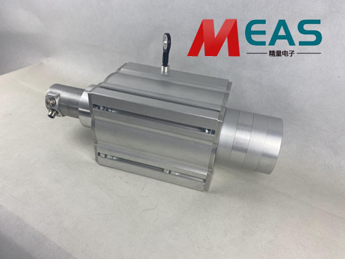 拉線位移編碼器確保了測量的連續(xù)性和準(zhǔn)確性